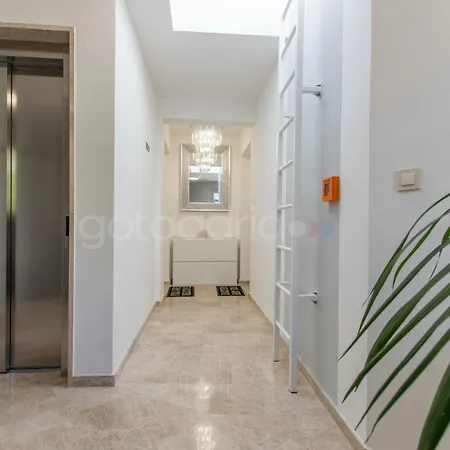 Apartment Penthouse With Private Hottub - Bigblue